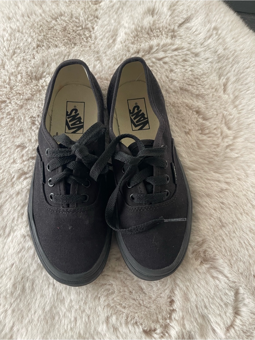 Vans black shoes size 2.5 kids - Picture 2 of 5